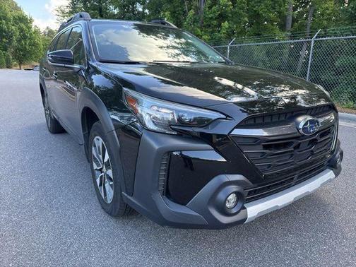 Crystal Black Silica 2023 Subaru Outback Limited