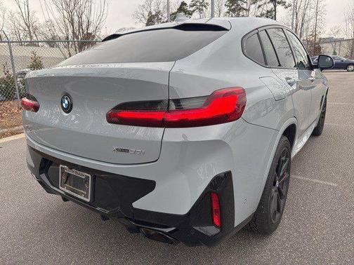 2023 BMW X4 xDrive30i