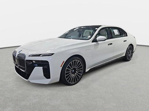 2025 BMW 750e i xDrive