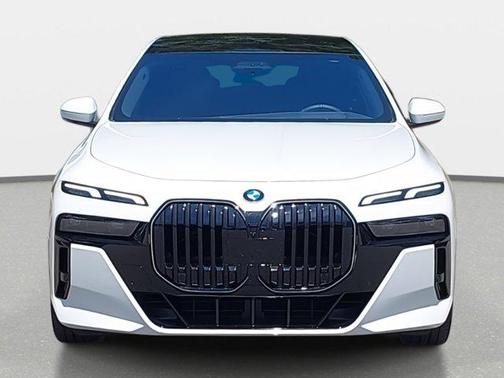 2024 BMW 740 i