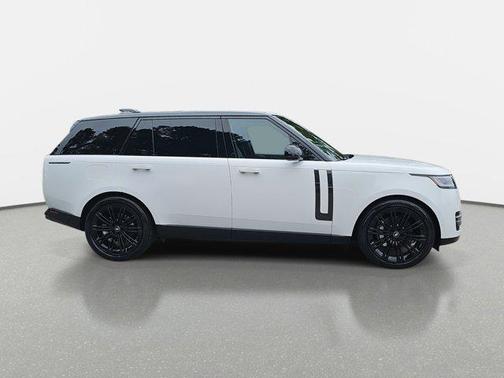 2025 Land Rover Range Rover P400 SE 7 Seat