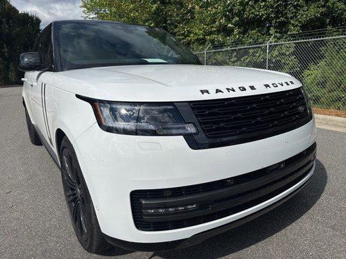 2025 Land Rover Range Rover P400 SE 7 Seat