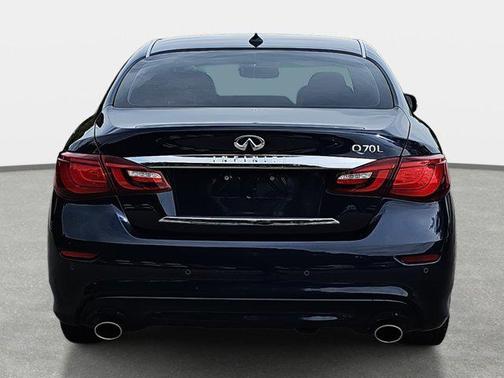 2017 INFINITI Q70L 3.7