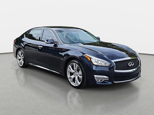 2017 INFINITI Q70L 3.7