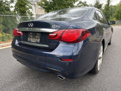 2017 INFINITI Q70L 3.7