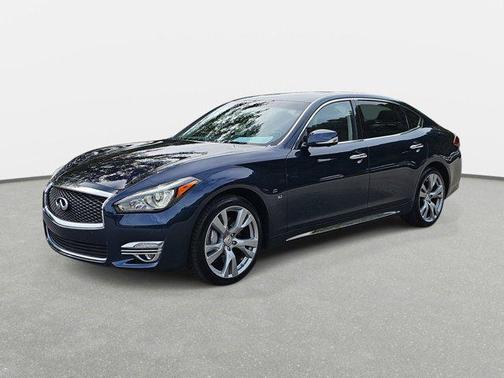 2017 INFINITI Q70L 3.7