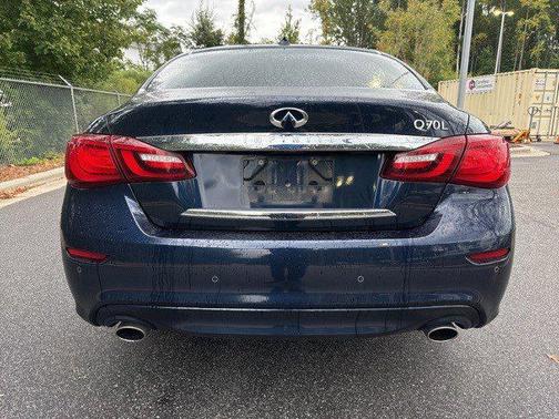 2017 INFINITI Q70L 3.7