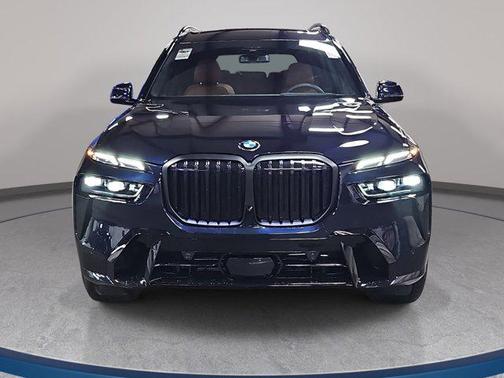 Carbon Black Metallic 2026 BMW X7 xDrive40i