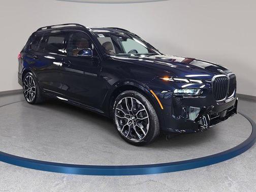 Carbon Black Metallic 2026 BMW X7 xDrive40i