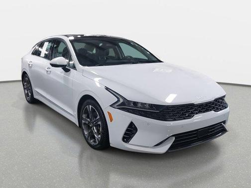 2022 Kia K5 EX
