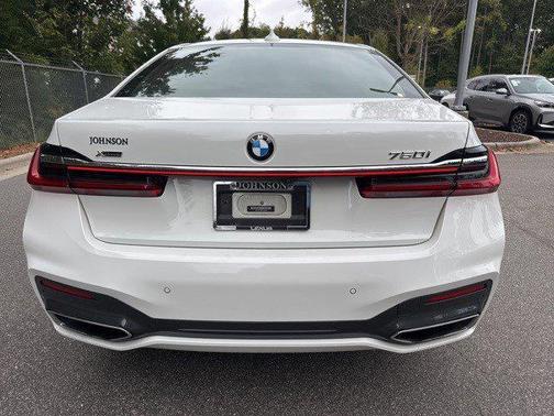 2022 BMW 750 i xDrive