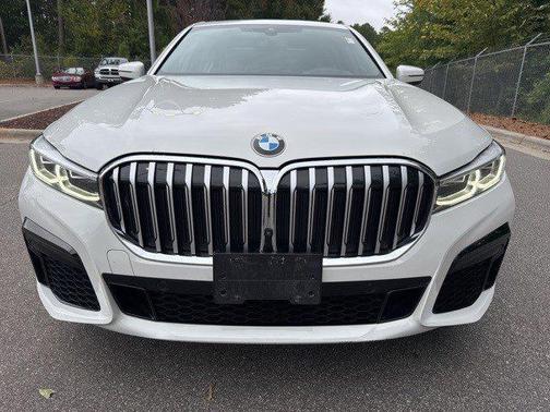 2022 BMW 750 i xDrive
