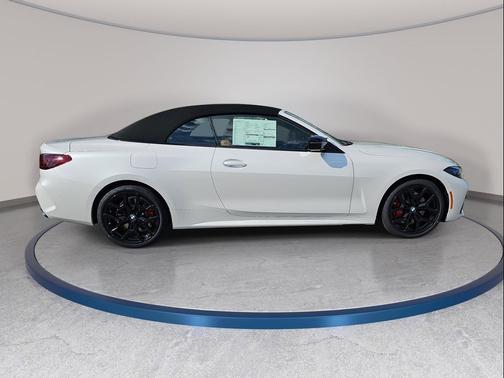 Mineral White Metallic 2027 BMW M440 i xDrive