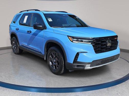 Diffused Sky Pearl 2025 Honda Pilot TrailSport