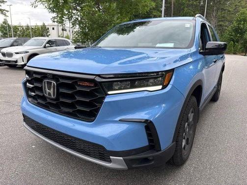 Diffused Sky Pearl 2025 Honda Pilot TrailSport