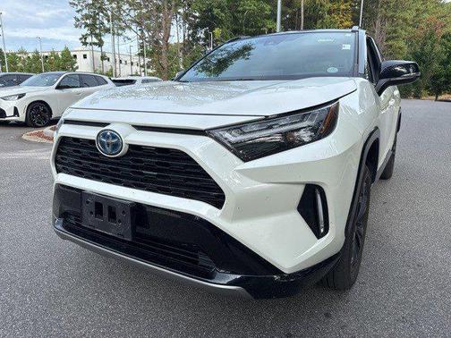 2022 Toyota RAV4 Hybrid SE