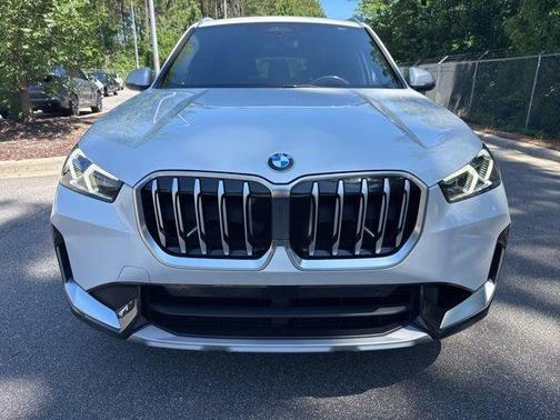 Mineral White Metallic 2023 BMW X1 xDrive28i