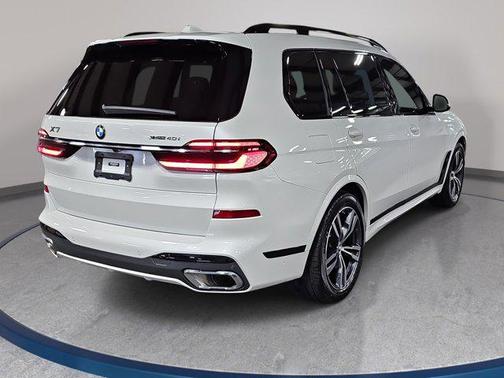 Mineral White Metallic 2024 BMW X7 xDrive40i