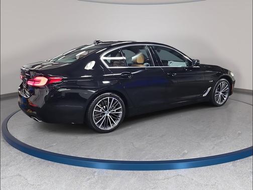 Jet Black 2023 BMW 530e Base