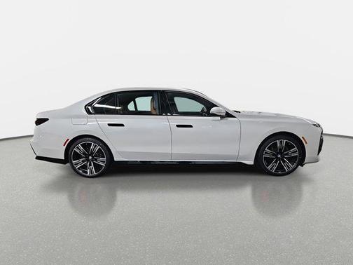 2024 BMW 740 i