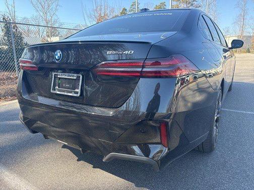 2025 BMW i5 eDrive40