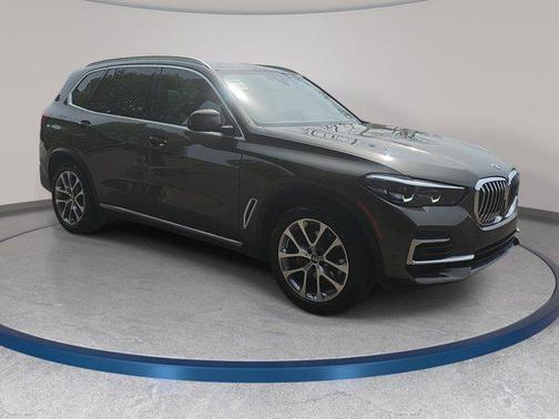 Manhattan Green Metallic 2023 BMW X5 xDrive40i
