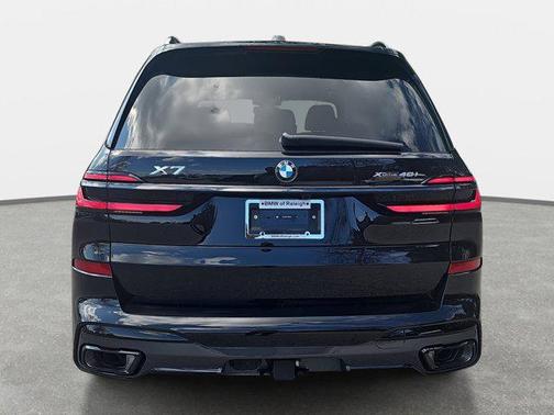 Black Sapphire Metallic 2026 BMW X7 xDrive40i