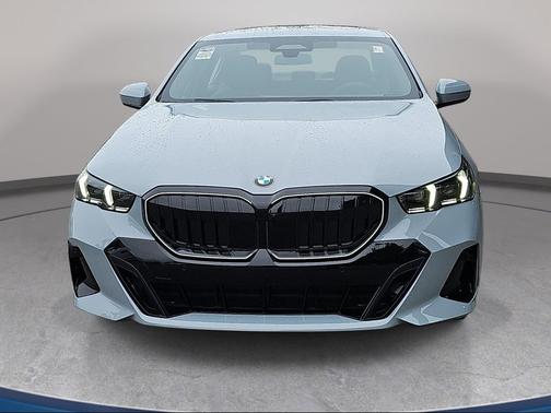 Brooklyn Grey Metallic 2027 BMW 530 i xDrive
