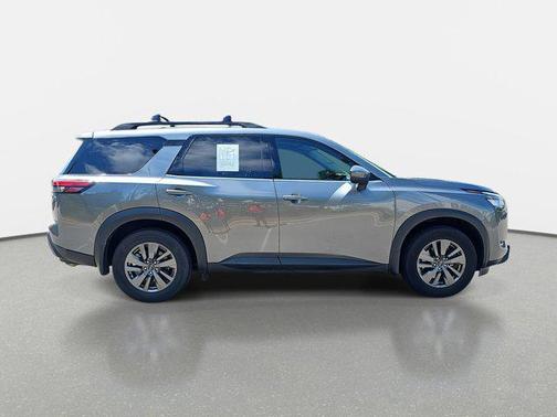 2024 Nissan Pathfinder SV 4WD