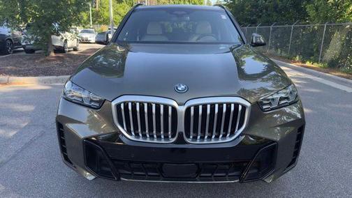 Manhattan Green Metallic 2026 BMW X5 PHEV xDrive50e