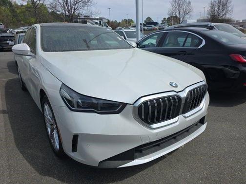 Mineral White Metallic 2025 BMW 530 530i