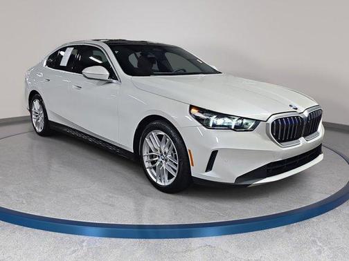 Mineral White Metallic 2025 BMW 530 530i