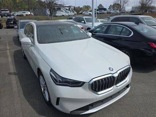 Mineral White Metallic 2025 BMW 530 530i