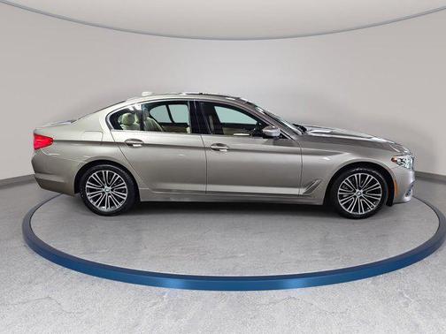 Cashmere Silver Metallic 2019 BMW 530 xDrive