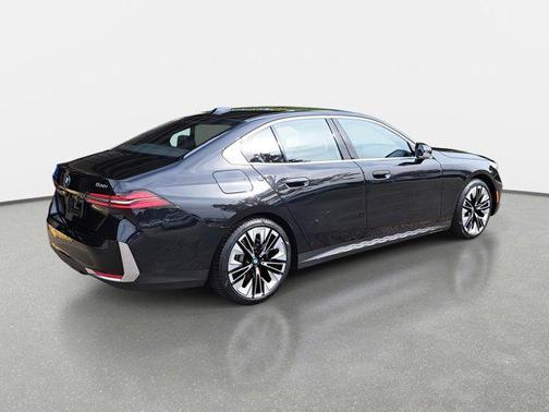 2025 BMW 530 i xDrive