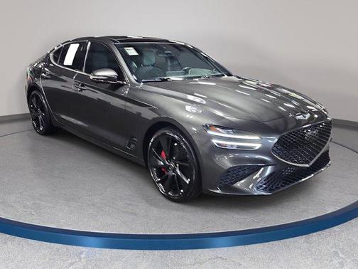 Makalu Gray 2023 Genesis G70 3.3T RWD