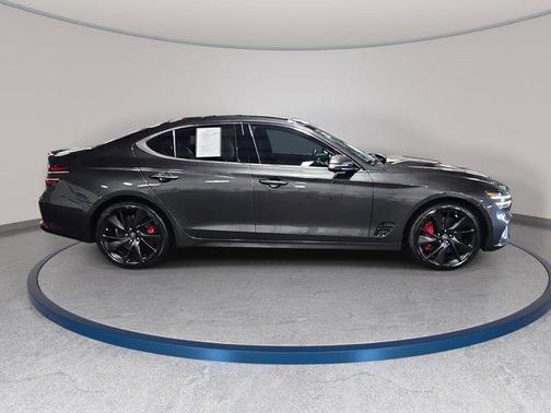 Makalu Gray 2023 Genesis G70 3.3T RWD