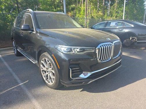 Black Sapphire Metallic 2022 BMW X7 xDrive40i