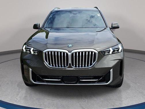 Manhattan Green Metallic 2026 BMW X5 PHEV xDrive50e