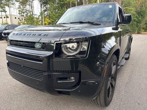 2025 Land Rover Defender 110 P400 X-Dynamic SE