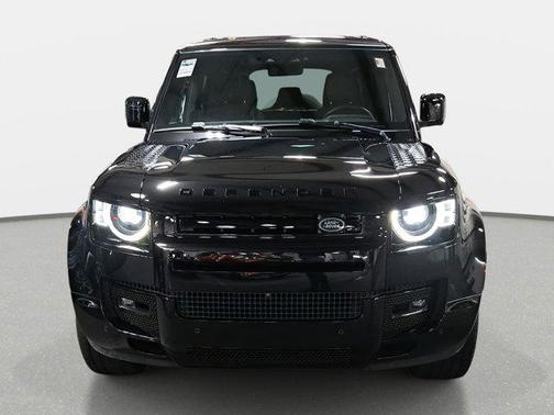 2025 Land Rover Defender 110 P400 X-Dynamic SE