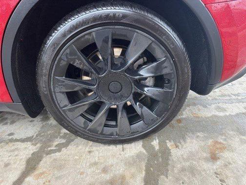 2022 Tesla Model Y Long Range Dual Motor All-Wheel Drive