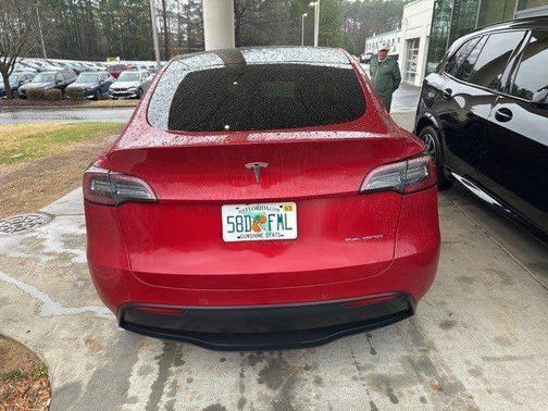 2022 Tesla Model Y Long Range Dual Motor All-Wheel Drive