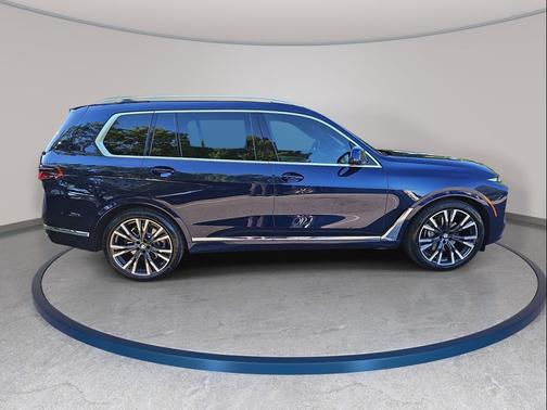 Tanzanite Blue II Metallic 2026 BMW X7 xDrive40i