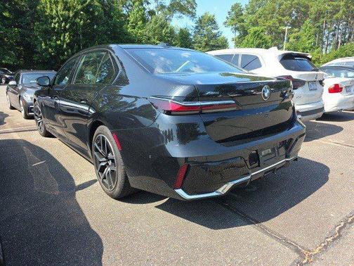 2025 BMW 740 i xDrive