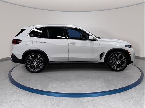 Alpine White 2026 BMW X5 xDrive40i