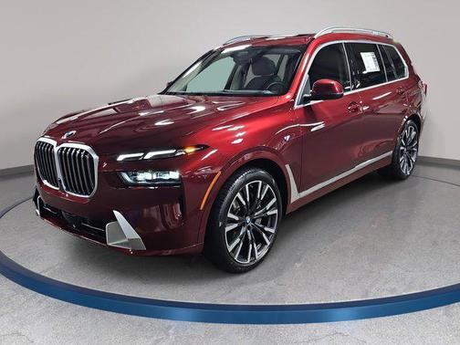 Aventurin Red Metallic 2025 BMW X7 xDrive40i