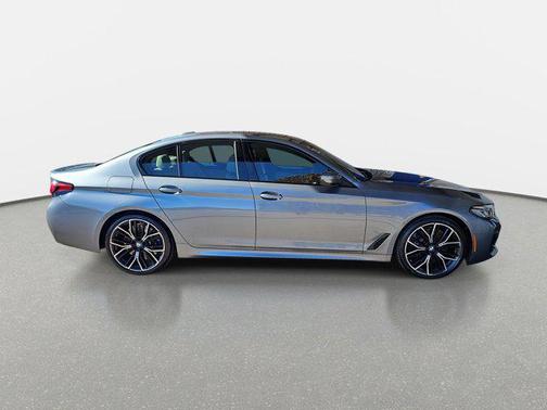 2022 BMW 540 i