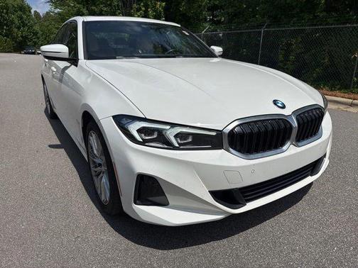 Alpine White 2023 BMW 330 330i