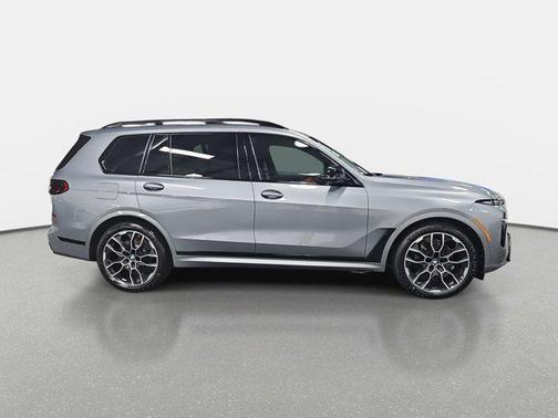 2026 BMW X7 M60i